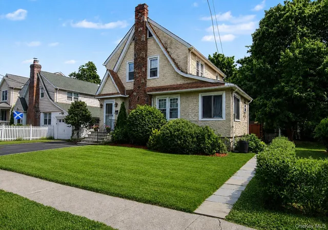 2nd image of 31 Brookdale Ave, White Plains, NY 10603 | MLS# 1017593
