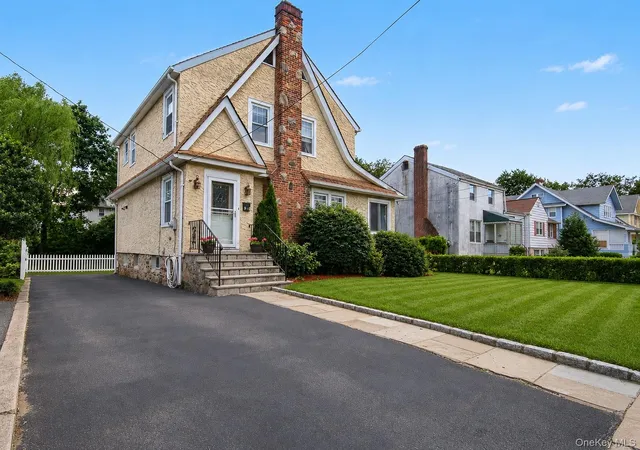 3rd image of 31 Brookdale Ave, White Plains, NY 10603 | MLS# 1017593
