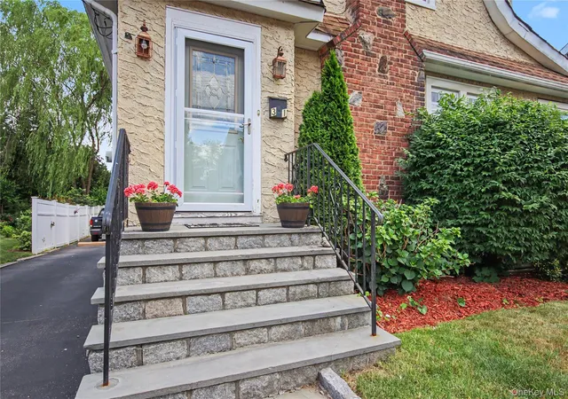4th image of 31 Brookdale Ave, White Plains, NY 10603 | MLS# 1017593