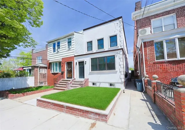 Homes for sale in New York, NY | 58 13 69th Pl, New York, NY 11378 | MLS# 1017596