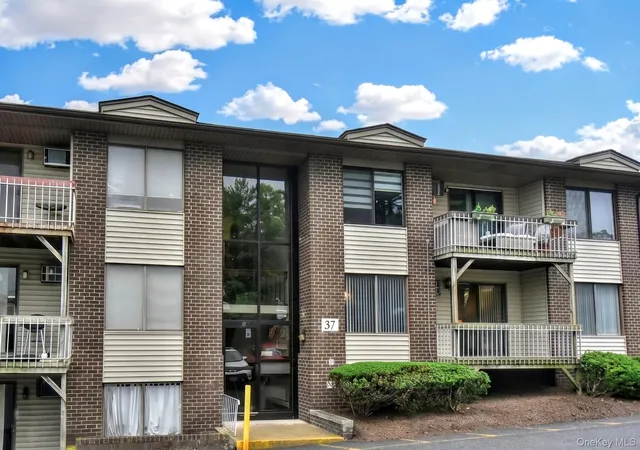 Condo for sale at 376 Country Clb Ln, Pomona, NY 10970 | MLS# 1017609