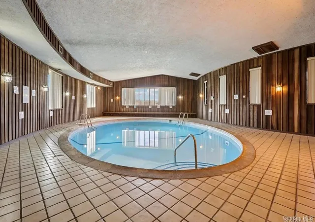 Listing Photo 2 - Condo for sale in building located at 376 Country Clb Ln, Pomona, NY 10970 - Unit #