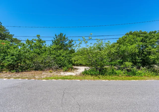 Photo 3 of Land for sale at 420 Lake Dr, Southold, NY 11971 | MLS# 1017614 | Listing updated on 2026-07-24