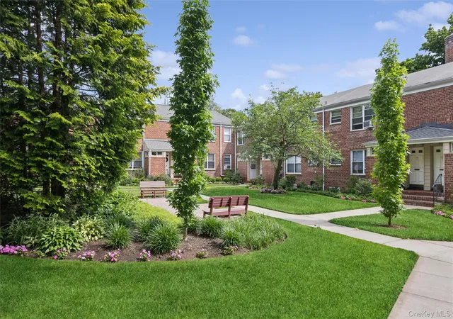Homes for sale in North Hempstead, NY | 43 Edwards St #1-B, North Hempstead, NY 11577 | MLS# 1017615