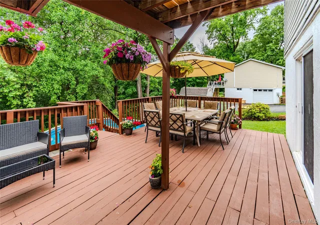 Photo 3 of Single family home for sale at 7 Colleen Ln, Wallkill, NY 12589 | MLS# 1017618 | Listing updated on 2026-09-04