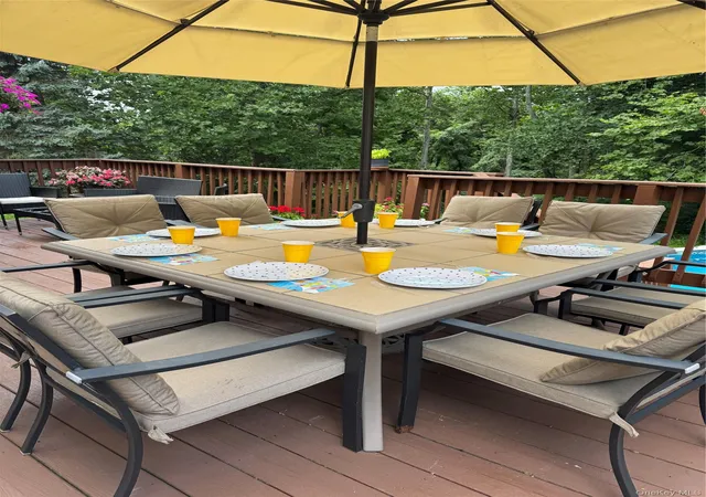 Photo 3 of Single family home for sale at 7 Colleen Ln, Wallkill, NY 12589 | MLS# 1017618 | Listing updated on 2026-09-04