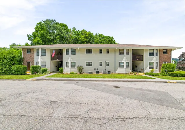 Photo 2 of Condo for sale at 27 Walden Ct #J, Yorktown Heights, NY 10598 | MLS# 1017630 | Listing updated on 2026-09-13