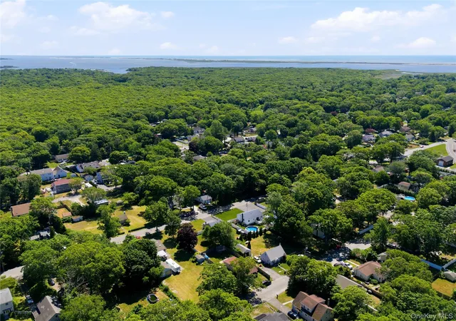 36th image of 202 Whittier Dr, Mastic Beach, NY 11951 | MLS# 1017640
