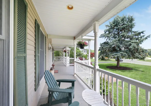 Photo 3 of Sale Pending at 34 Stapleton Ct, Wawayanda, NY 10940 | MLS# 1017645 | Listing updated on 2026-10-07