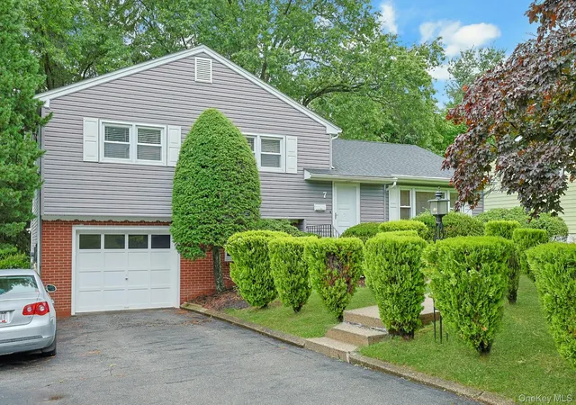 Photo 3 of Sale Pending at 7 Stewart Pl, Ramapo, NY 10977 | MLS# 1017648 | Listing updated on 2026-08-06
