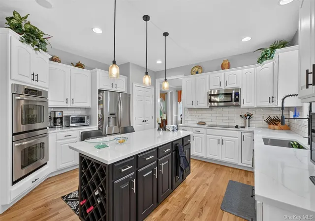 Photo 3 of Sale Pending at 5 Spy Glass Hl, Hopewell Junction, NY 12533 | MLS# 1017650 | Listing updated on 2026-08-17