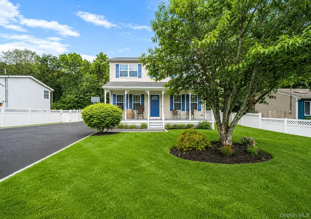 2nd image of 19 Golden Gate Dr, Shirley, NY 11967 | MLS# 1017655