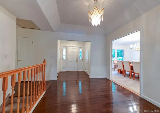 4th image of 8 Woodvale Dr, Syosset, NY 11791 | MLS# 1017676