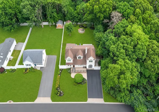 3rd image of 19 Joan Rd, Islip, NY 11706 | MLS# 1017682
