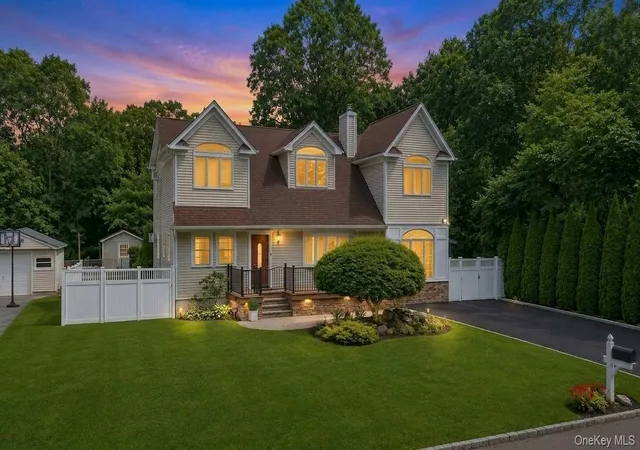 4th image of 19 Joan Rd, Islip, NY 11706 | MLS# 1017682