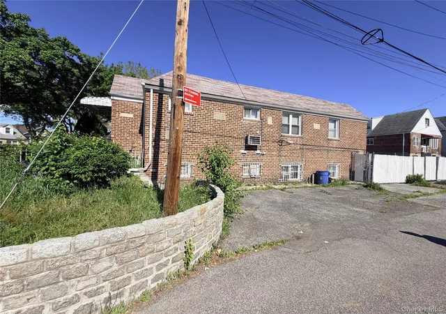 3rd image of 3140 Waterbury Ave, New York, NY 10465 | MLS# 1017683