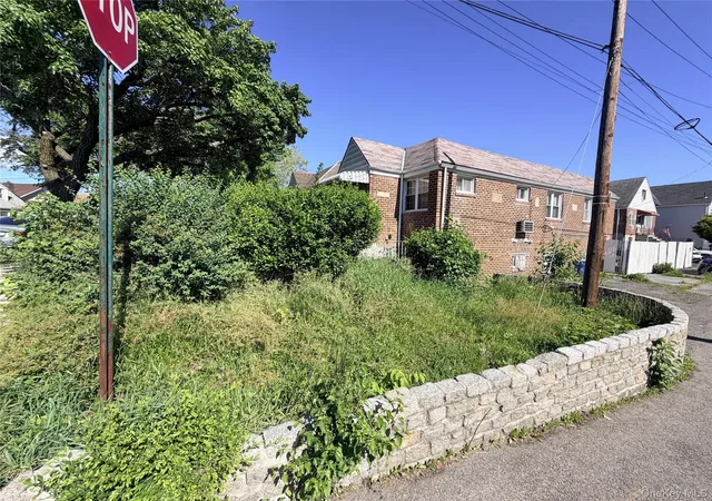 4th image of 3140 Waterbury Ave, New York, NY 10465 | MLS# 1017683