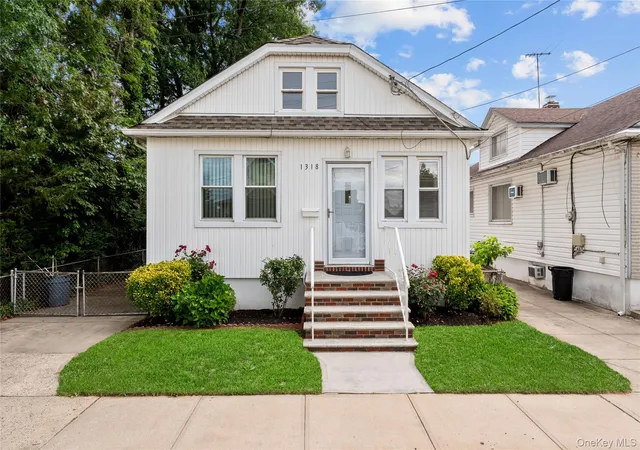 Photo 1 of Sale Pending at 1318 Scimitar Ave, Hempstead, NY 11003 | MLS# 1017689 | Listing updated on 2026-07-30