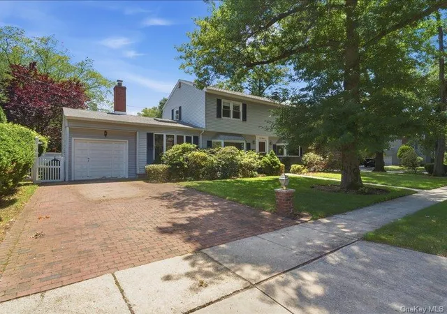 3rd image of 100 Bayberry Ave, Garden City, NY 11530 | MLS# 1017702