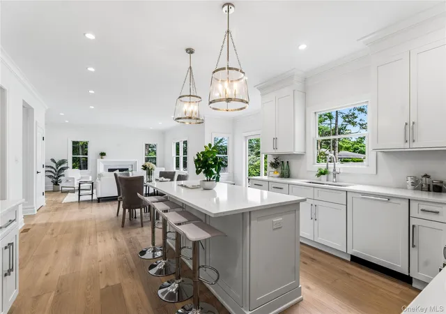 Photo 1 of Sale Pending at 30 Main Pkwy #B, Oyster Bay, NY 11803 | MLS# 1017703 | Listing updated on 2026-09-30