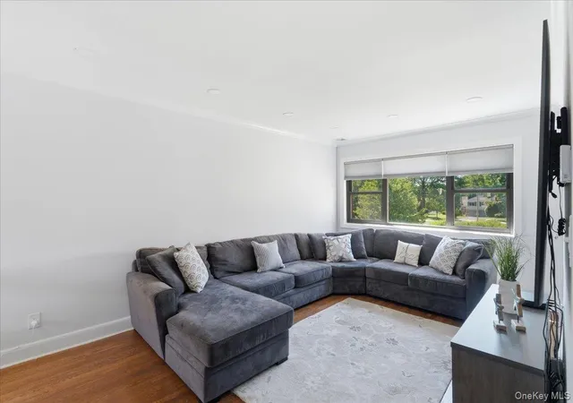 5th image of 107 15Th St #E2, Hempstead, NY 11530 | MLS# 1017706