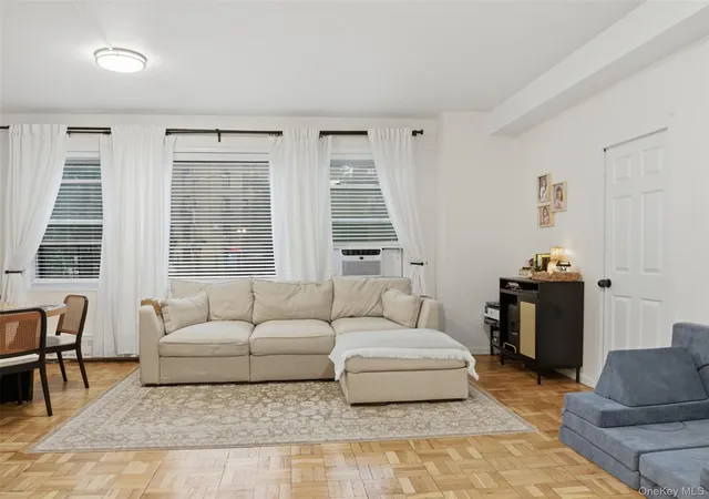3rd image of 8 Fordham Hl Oval, New York, NY 10468