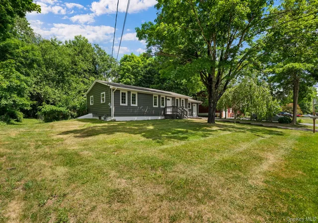 Photo 3 of Sale Pending at 326 Lake Vue Dr, Montgomery, NY 12549 | MLS# 1017711 | Listing updated on 2026-08-05