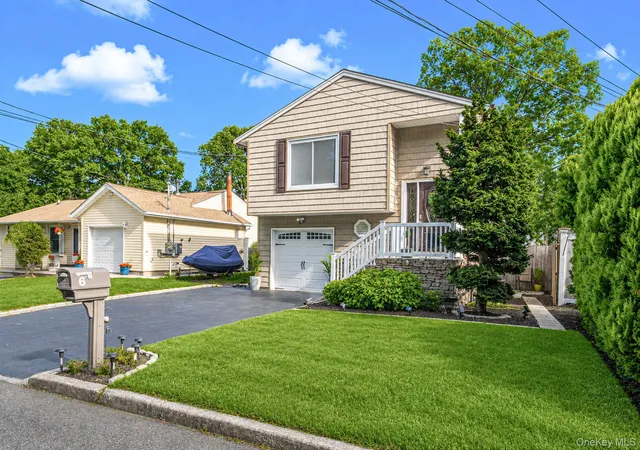 2nd image of 6 Atlantic St, Holtsville, NY 11742 | MLS# 1017713