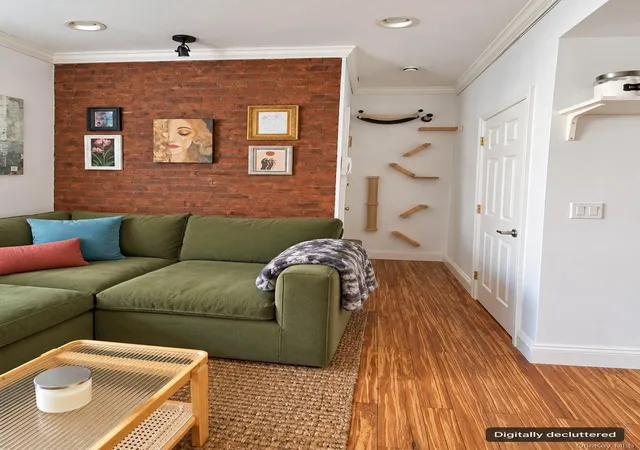 Photo 2 of House for sale at 21-15 33st #4, New York, NY 11105 | MLS# 1017731 | Listing updated on 2026-10-09