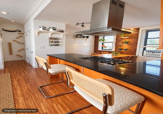 Photo 4 of House for sale at 21-15 33st #4, New York, NY 11105 | MLS# 1017731 | Listing updated on 2026-10-09