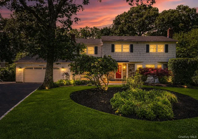 Photo 1 of Single family home for sale at 14 Sandpiper Ct, Smithtown, NY 11787 | MLS# 1017743 | Listing updated on 2026-09-20