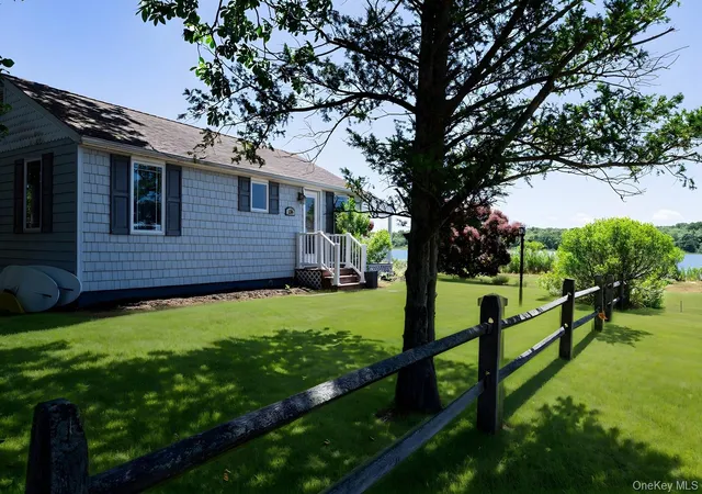 Homes for sale in Southold, NY | 136 Bayview Ave, Southold, NY 11971 | MLS# 1017744