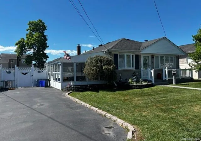 Homes for sale in Babylon, NY | 45 W Clearwater Rd, Babylon, NY 11757 | MLS# 1017755