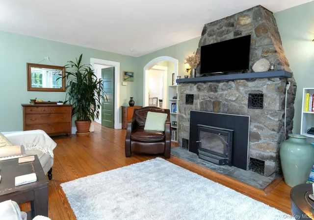 5th image of 49 Lakeview Dr, Putnam Valley, NY 10579 | MLS# 1017774