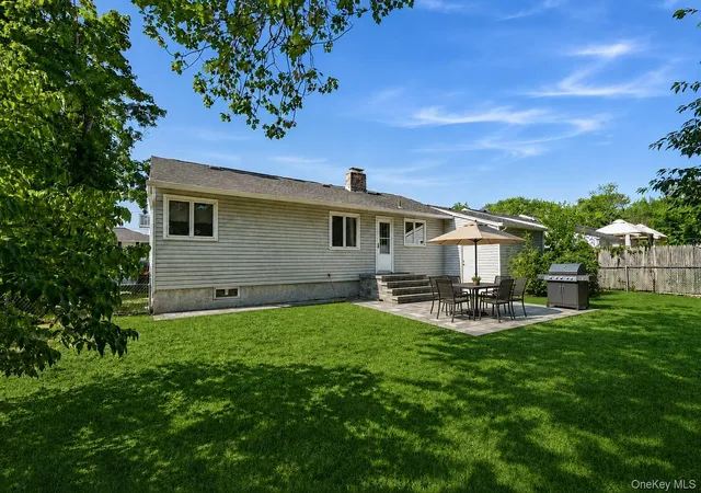 16th image of 305 Glynn St, Babylon, NY 11703 | MLS# 1017775