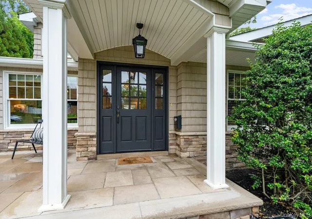 3rd image of 6 Colonial, Oyster Bay, NY 11803 | MLS# 1017782