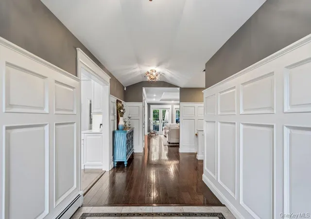 4th image of 6 Colonial, Oyster Bay, NY 11803 | MLS# 1017782