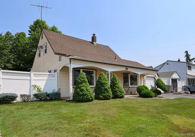 Photo 2 of Sale Pending at 69 Corncrib Ln, Hempstead, NY 11756 | MLS# 1017802 | Listing updated on 2026-08-15