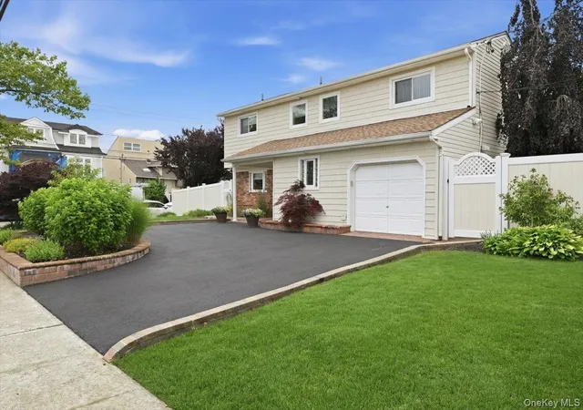 2nd image of 2461 Riviera Ln, Hempstead, NY 11710 | MLS# 1017807