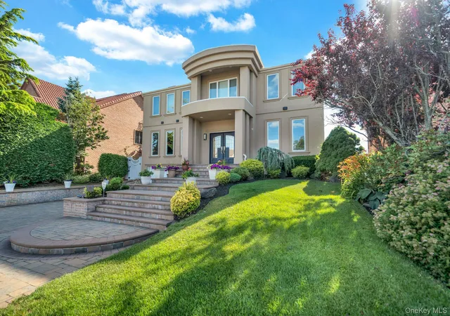 3rd image of 3294 Judith Dr, Hempstead, NY 11710 | MLS# 1017810