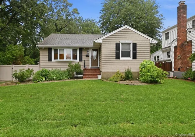 2nd image of 195 Scarcliffe Dr, Hempstead, NY 11565 | MLS# 1017813