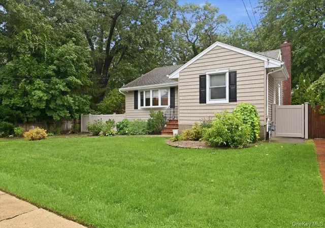 3rd image of 195 Scarcliffe Dr, Hempstead, NY 11565 | MLS# 1017813