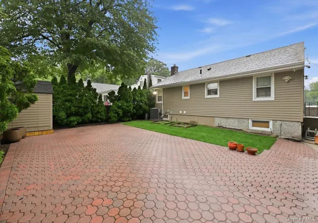 37th image of 195 Scarcliffe Dr, Hempstead, NY 11565 | MLS# 1017813