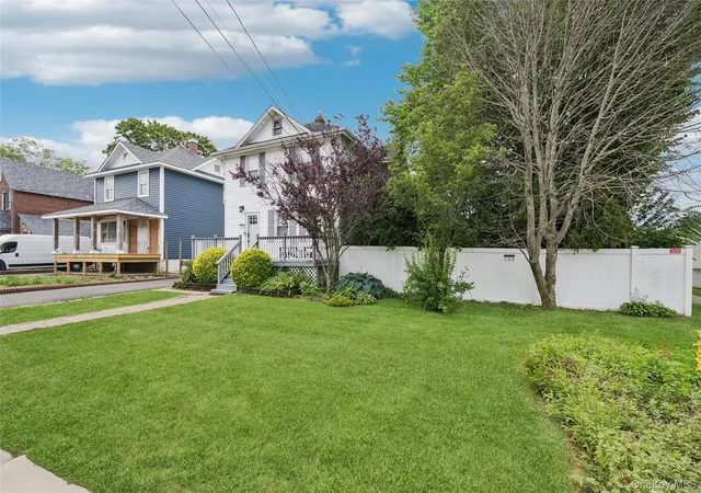 Homes for sale in Babylon, NY | 104 Park Ave, Babylon, NY 11702 | MLS# 1017814