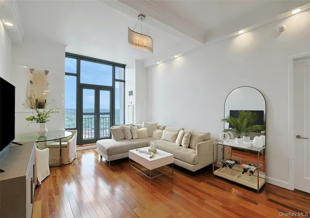 4th image of 10 City Pl #31F, White Plains, NY 10601 | MLS# 1017817
