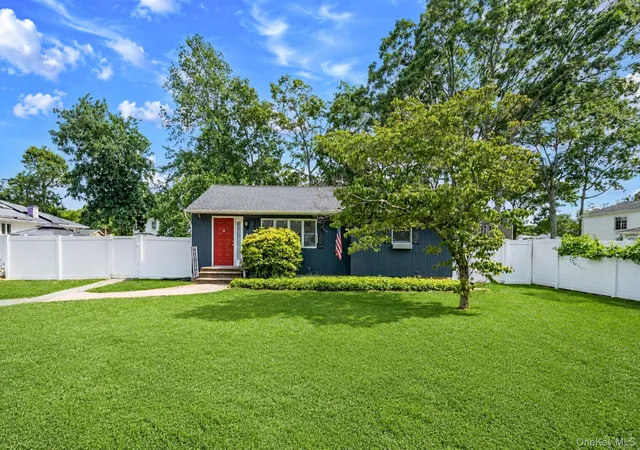 2nd image of 6 Malba Dr, Shirley, NY 11967 | MLS# 1017822