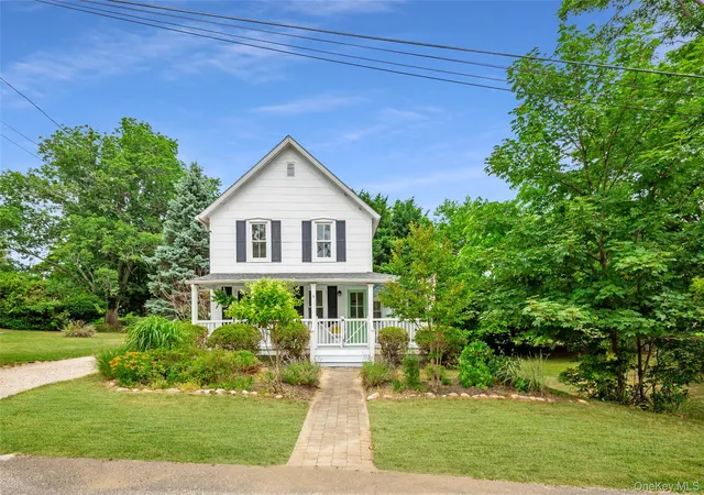 1st image of 6 Oxford Ave, Shelter Island, NY 11964 | MLS# 1017824