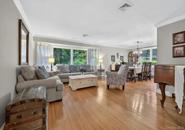 Photo 4 of Sale Pending at 27 Longwood Dr, Huntington, NY 11746 | MLS# 1017826 | Listing updated on 2026-08-14