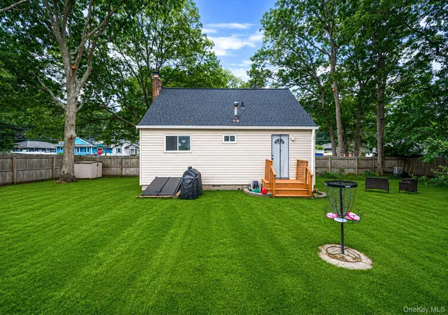 3rd image of 119 Parkwood Dr, Shirley, NY 11967 | MLS# 1017829