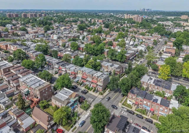 37th image of 3304 Corsa Ave, New York, NY 10469 | MLS# 1017830